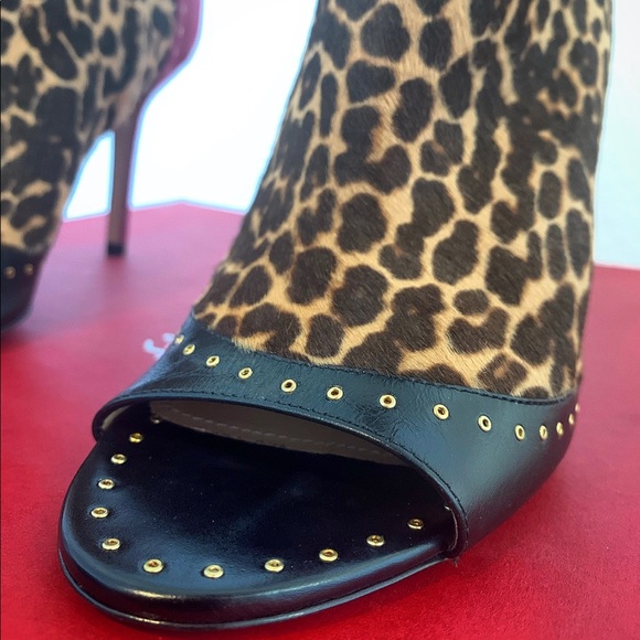 BRAND NEW Salvatore Ferragamo Womens Heels booties - Picture 5 of 10